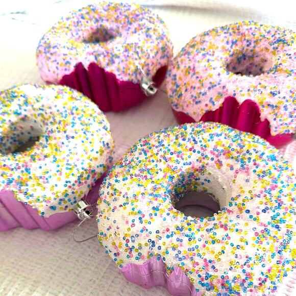 Jumbo glitter sparkle Christmas donut ornaments set of 4 stunning donuts - Picture 4 of 14